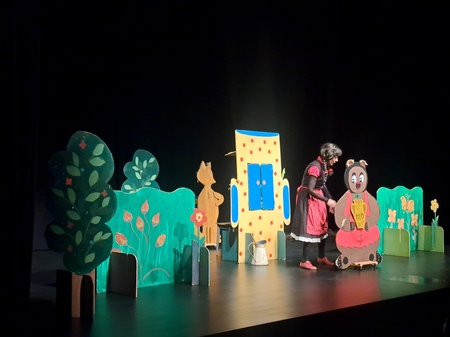 Mojca Pokrajculja 11